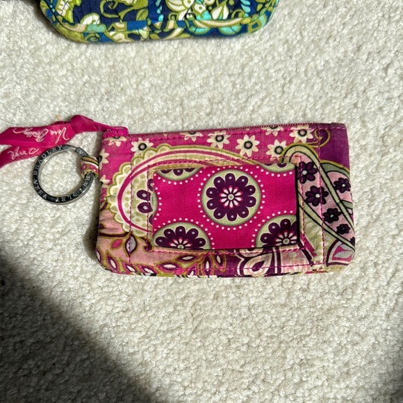 Vera Bradley lot includes wallet, jewelry bag and Wristlet - Picture 2 of 4